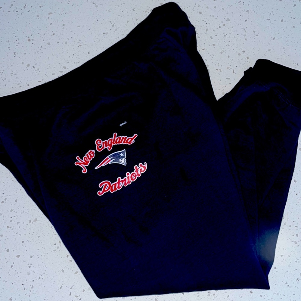 NFL- New England Patriots-Juniors collection- Navy Cuffed ,Drawstring Sweats-XL
